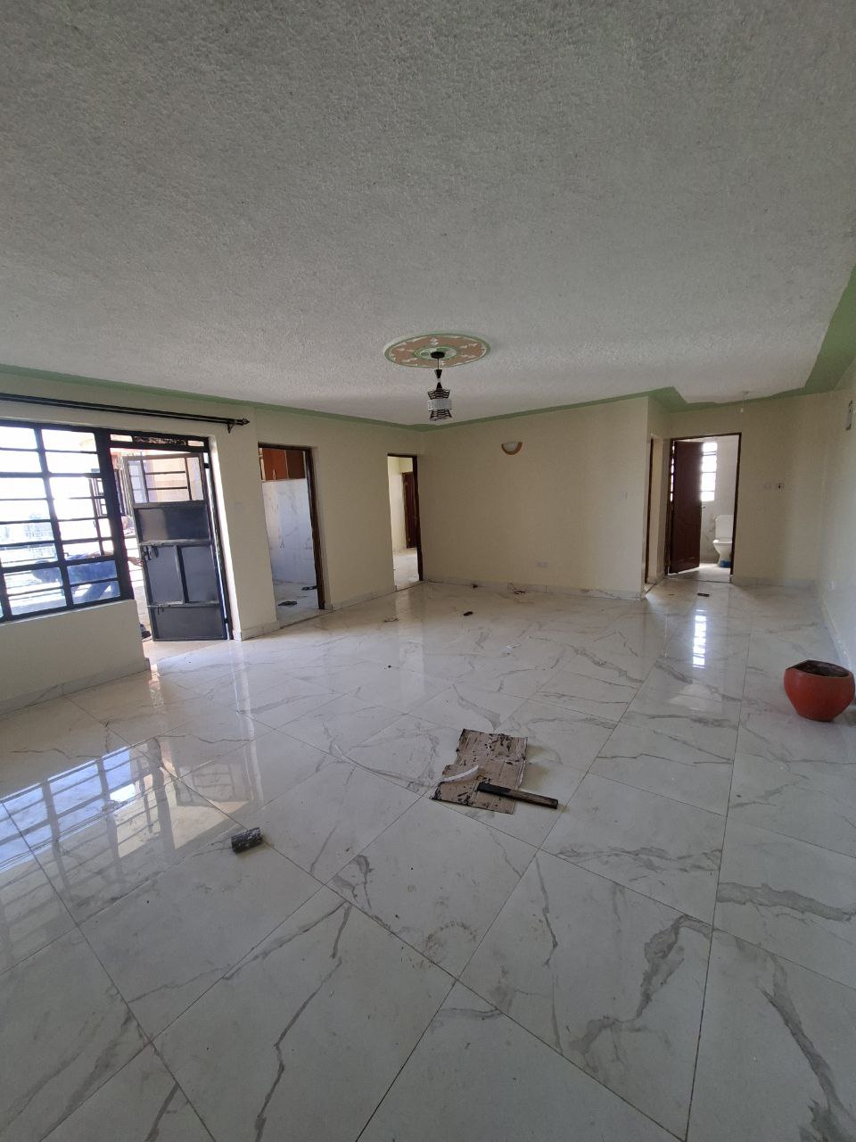 Luxurious 2 Bed Room,  Master en suite, Kamakis Bypass, 28K