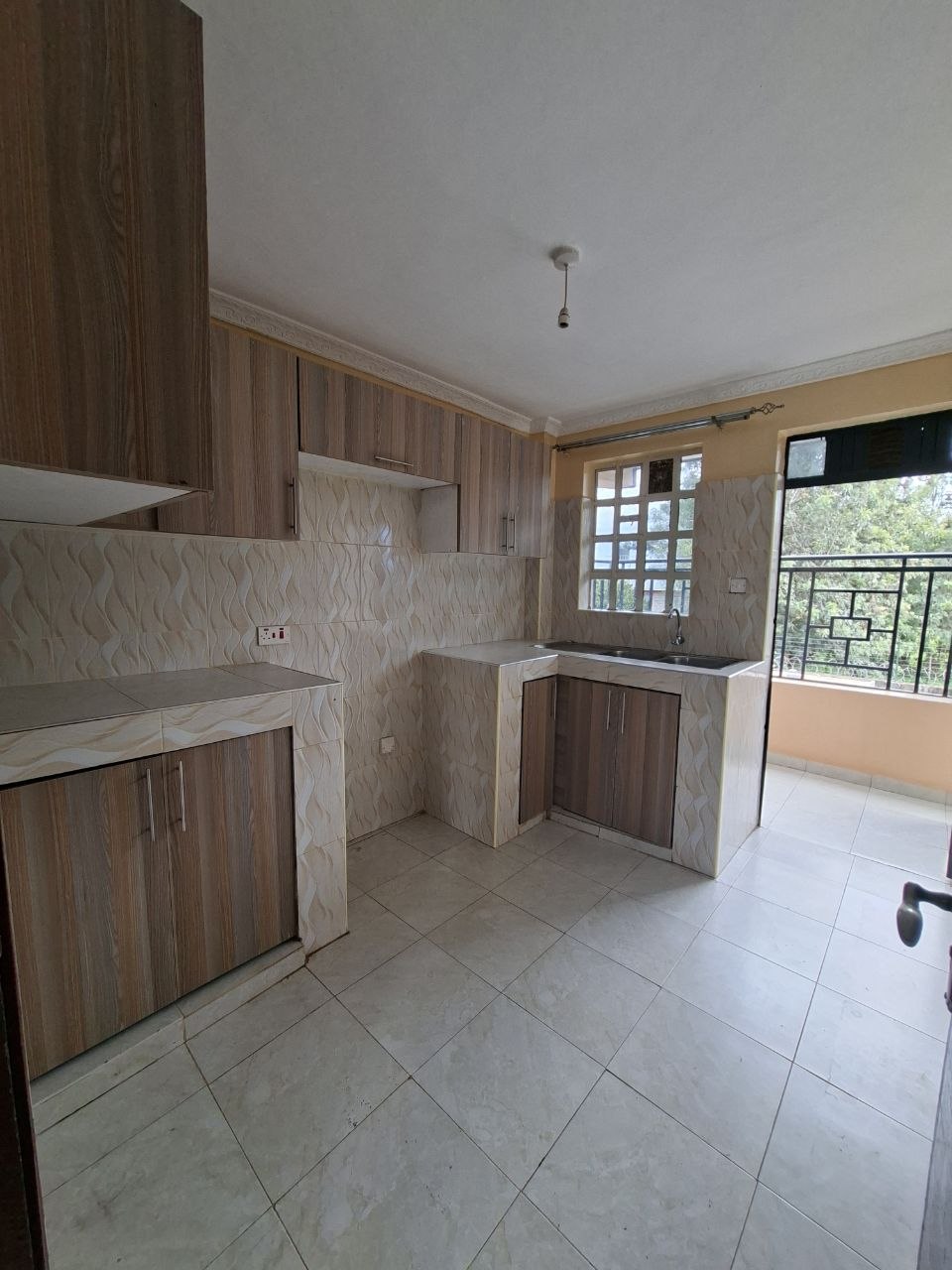 Spacious 3-Bedroom Master Ensuite Apartment in Ruiru Rainbow – KSh 40,000